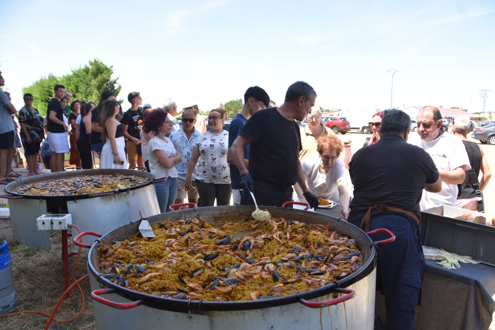 Paella para 350 comensales en Mozárbez