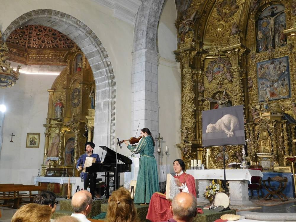 “Arcos y Ecos” llenó de energía la iglesia de Rágama
