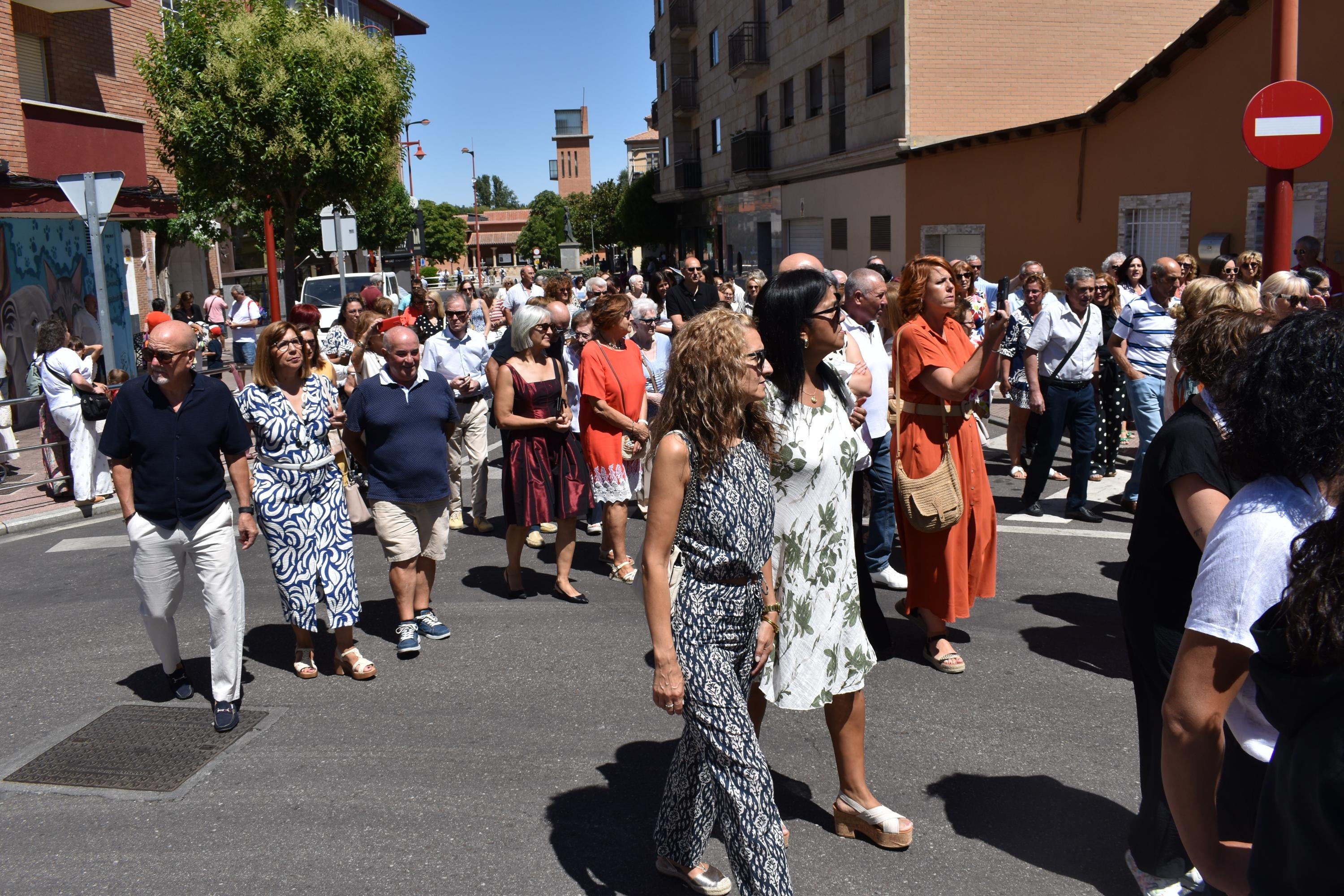 Santa Marta honra a su patrona entre música y mantillas