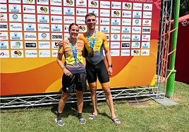Montse Acera y Dani Cuadrado, con sus medallas.