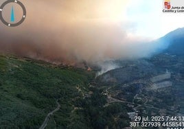 Muere un bombero forestal cuando acudía a las labores de extinción del incendio de Ávila