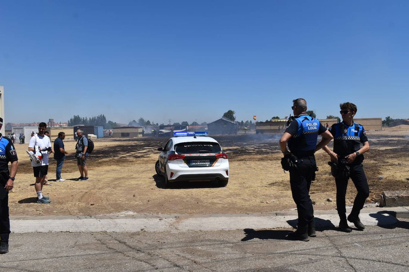 Así han quedado las casetas de las peñas de Santa Marta afectadas por el incendio