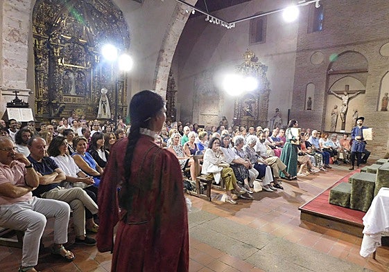 La representación llenó la iglesia ubicada en la Plaza Mayor.