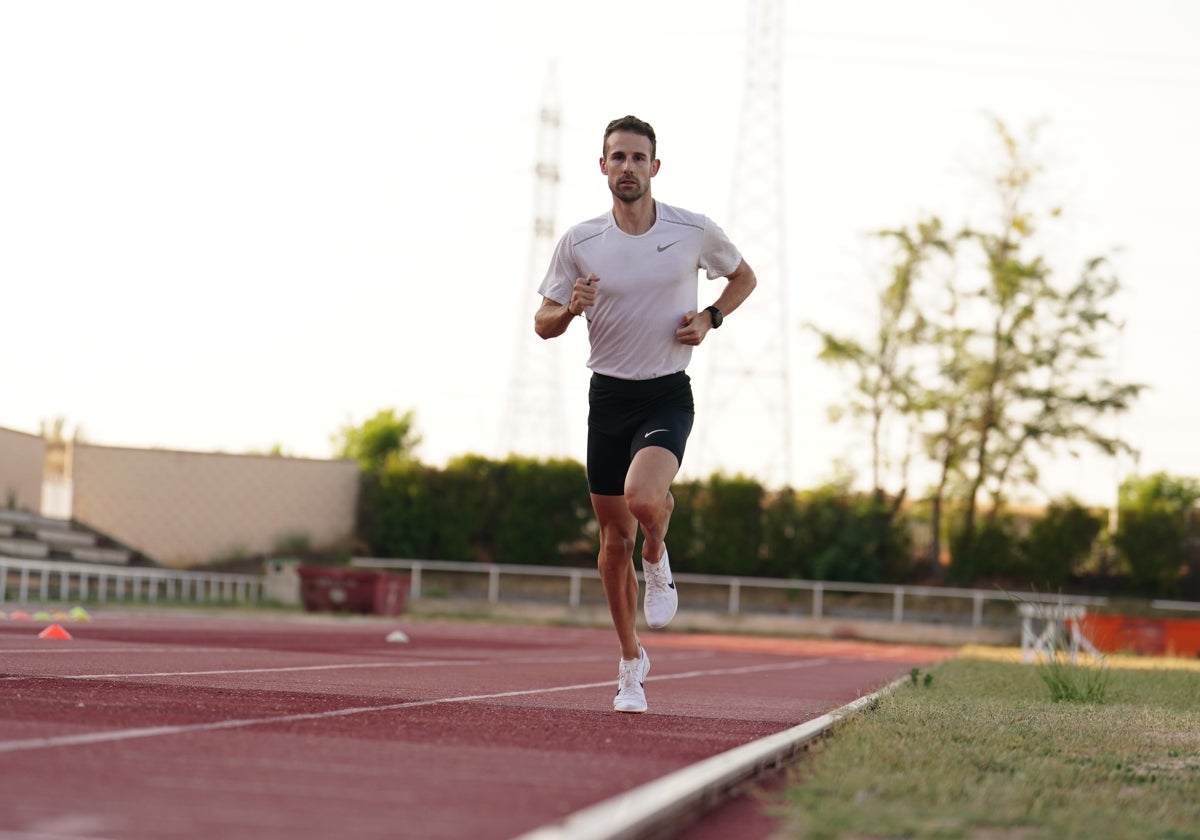 Álvaro de Arriba, entrenando en Las Pistas del Helmántico.