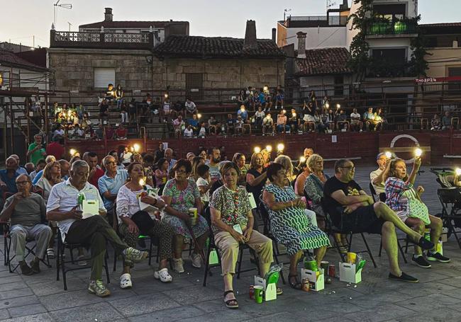 Villarino de los Aires se volcó también con la iniciativa del festival de microcine en 'Nuestro Pueblo'.