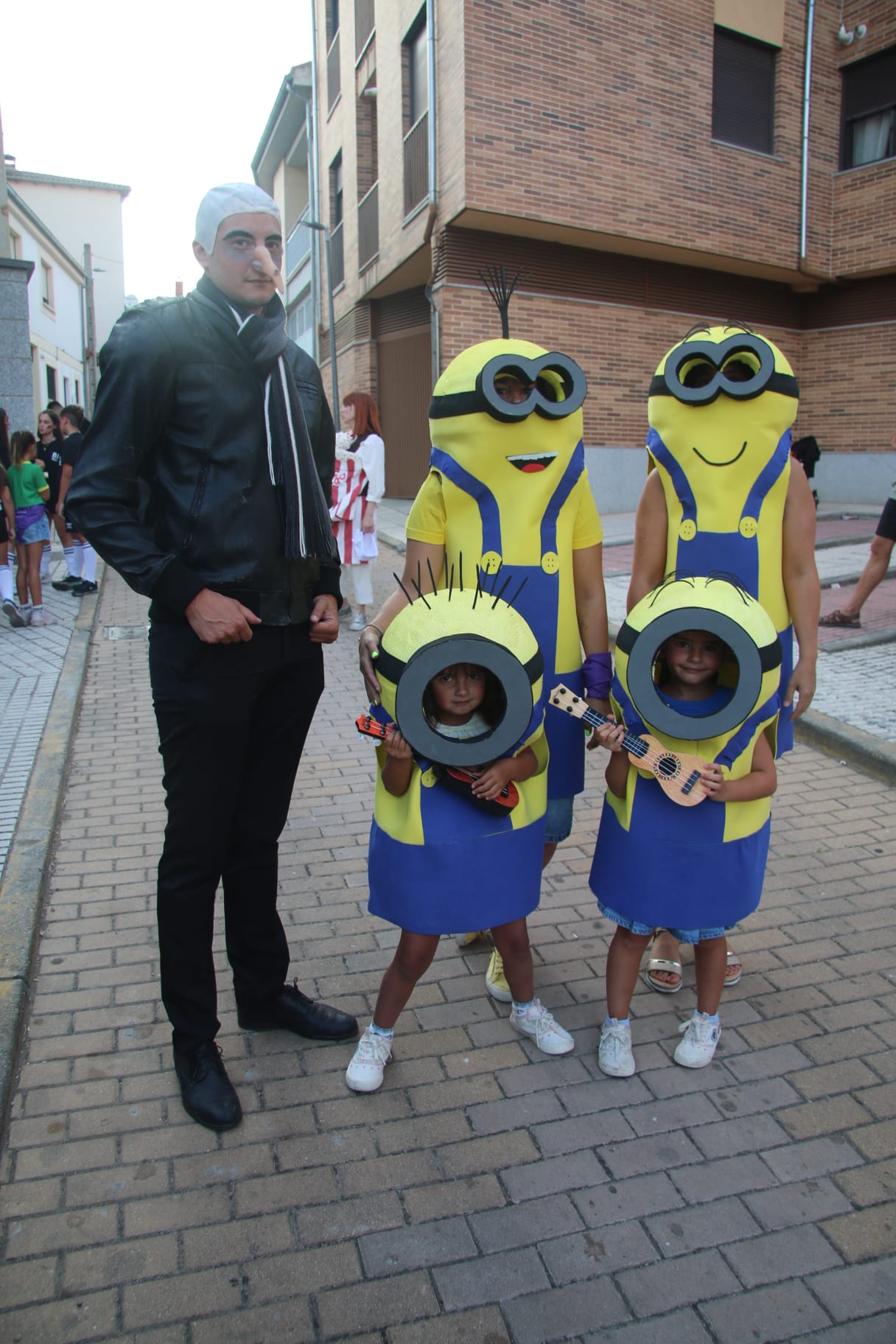 Mil pañoletas, pregón y disfraces en la fiesta de San Cristóbal de la Cuesta