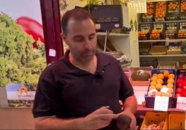 Javier Carrasco explica cómo escoger un buen aguacate.