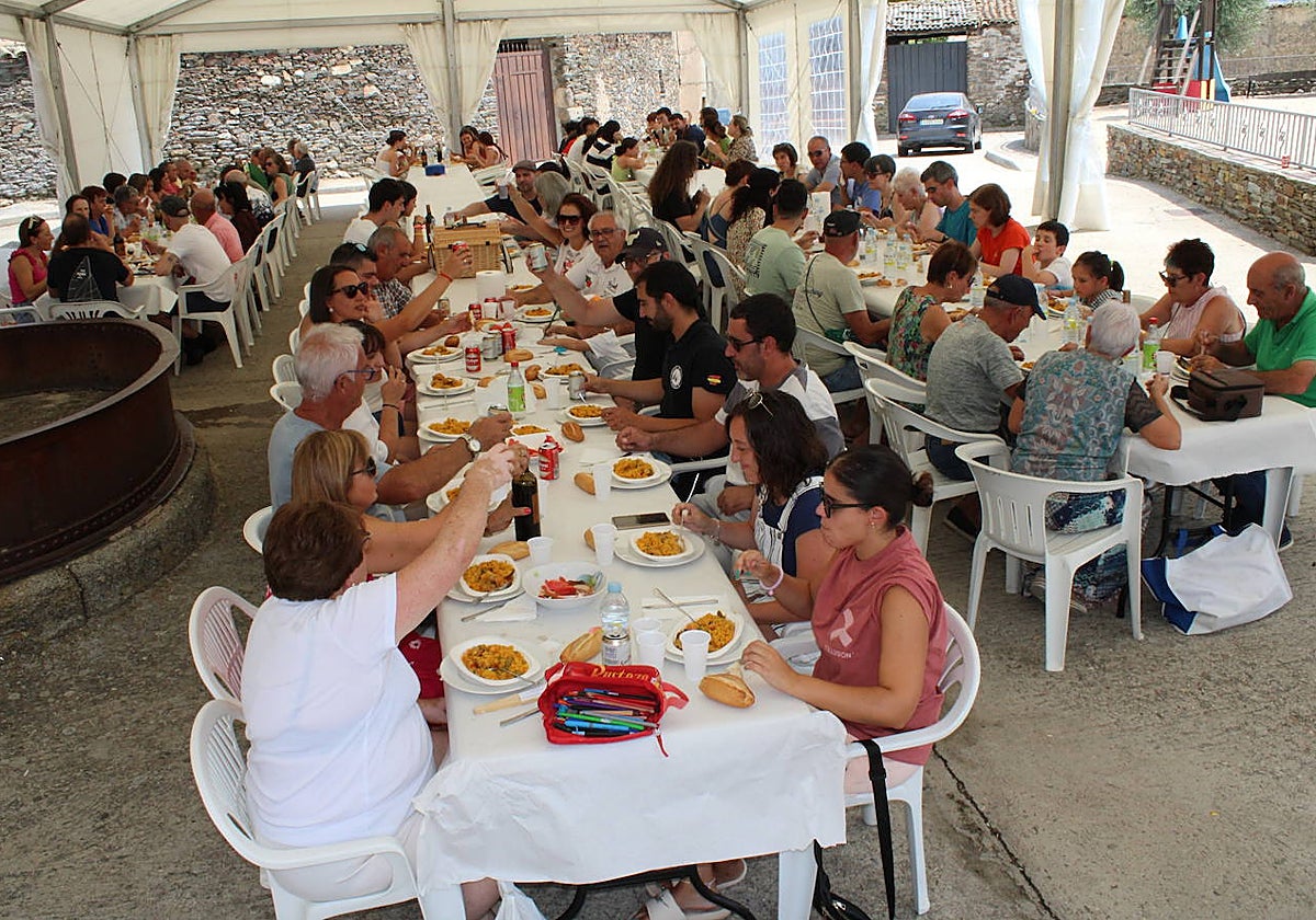 Salvatierra de Tormes disfruta de su comida festiva