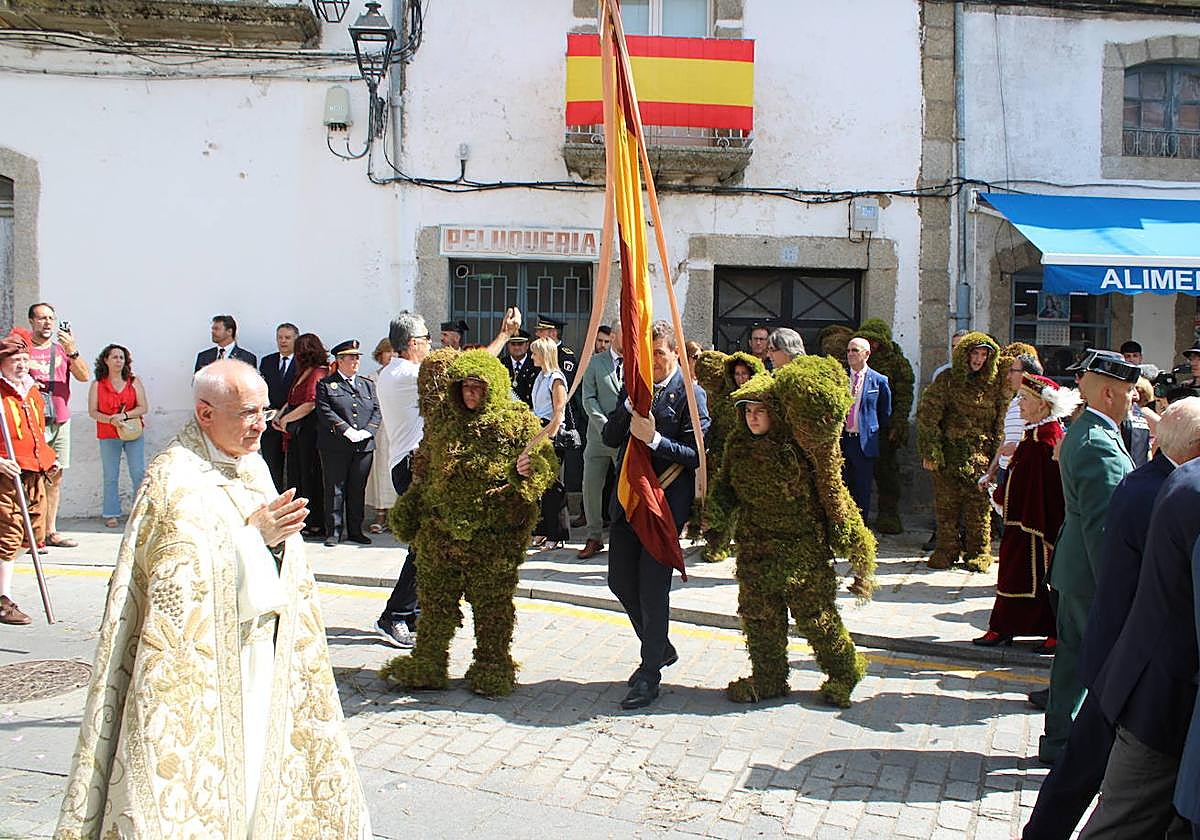 Félix Pérez, a la izquierda, en la pasada festividad del Corpus Christi.