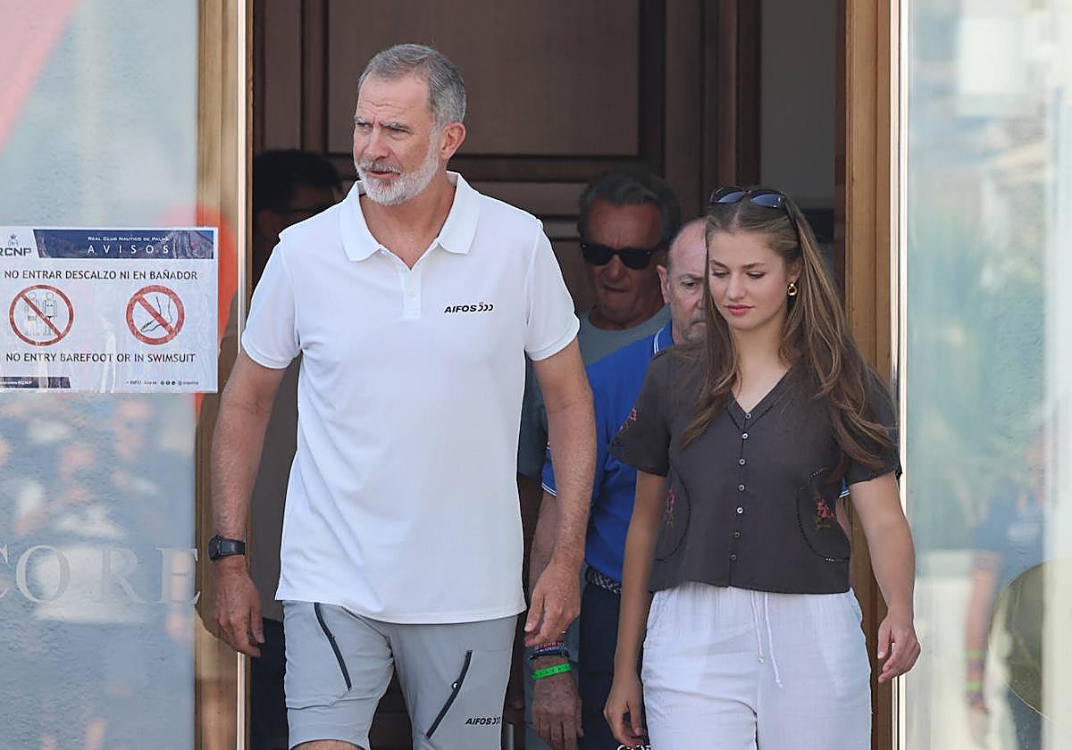 El Rey Felipe VI, junto a la Princesa Leonor.