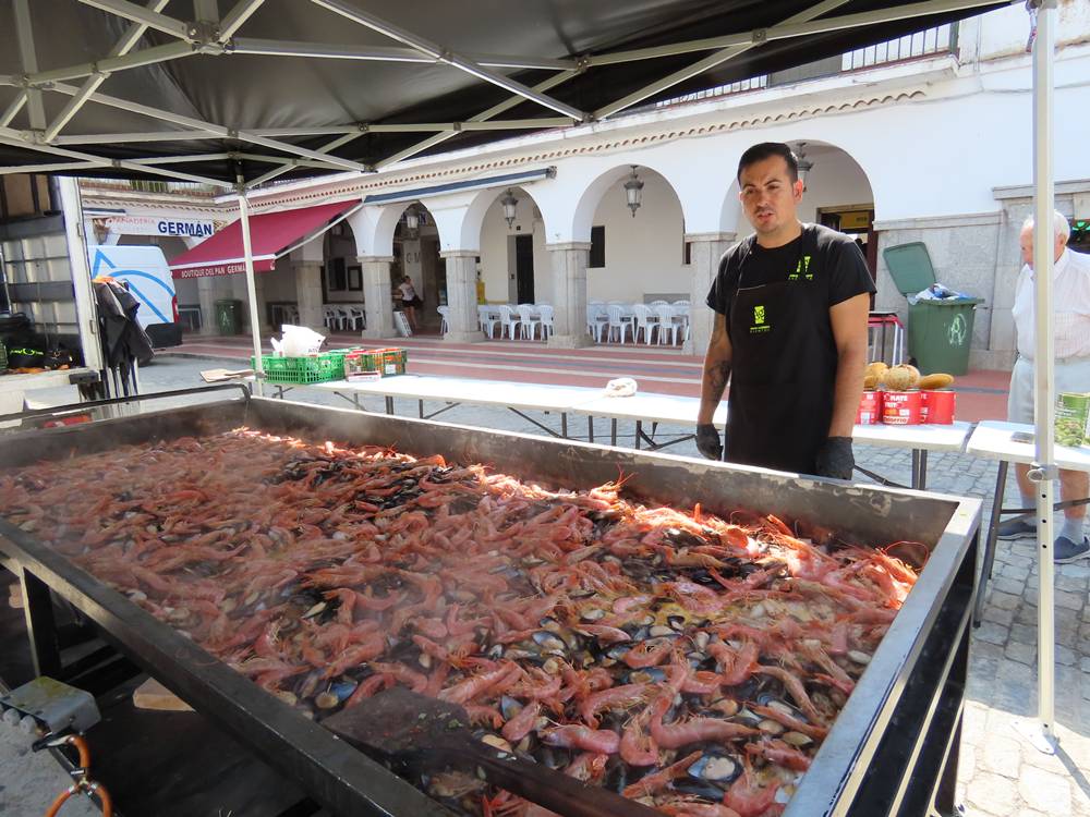 Multitudinaria respuesta a la gala solidaria Airadilos en Peñaranda