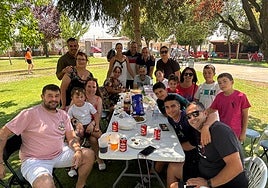 Imágenes del Tercer Domingo Estival celebrado ayer en la era del chiringuito simulando el Lunes de Aguas
