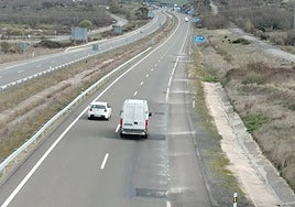 Imagen de un tramo totalmente descuidado de la A-66.