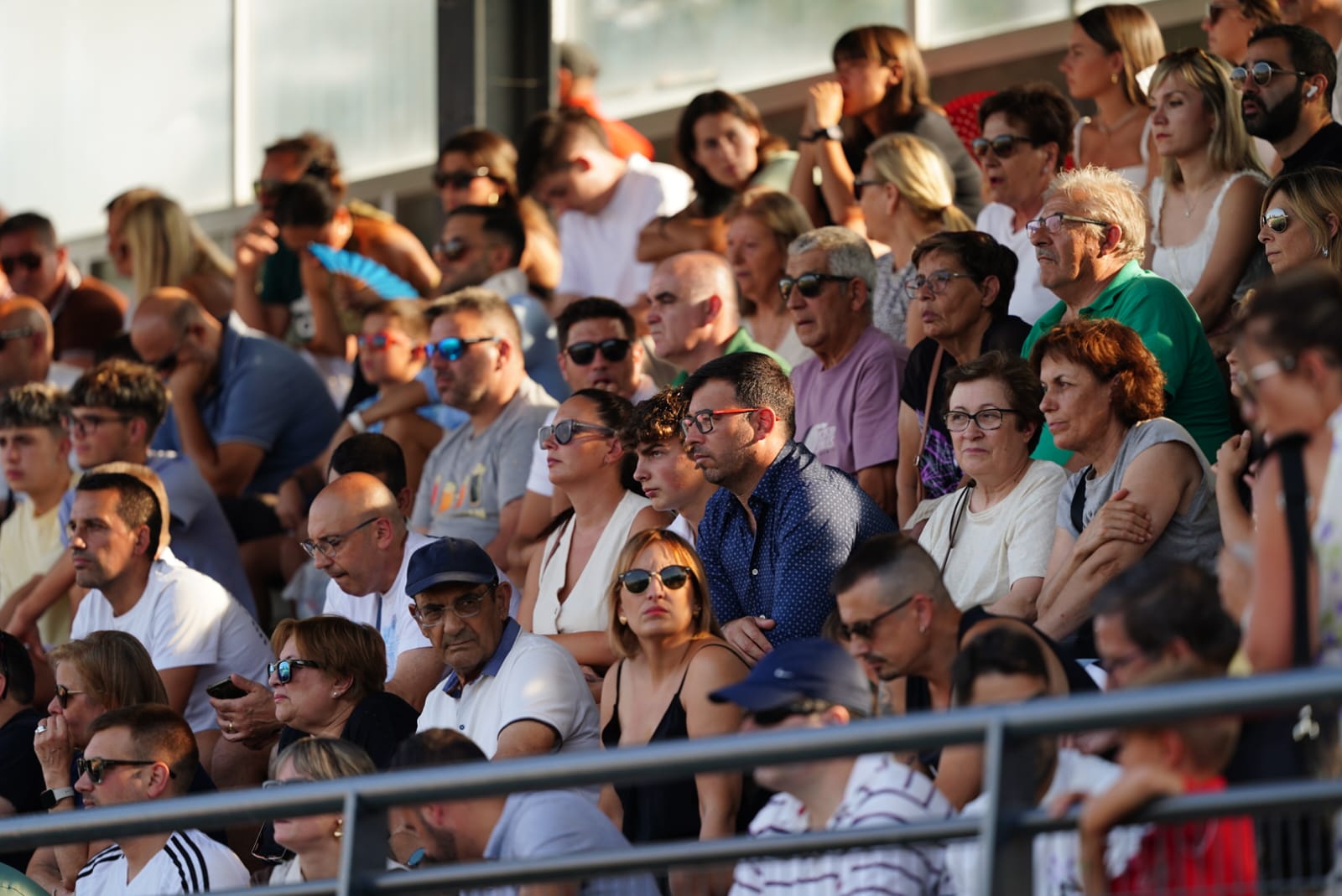 Llenazo y gran ambiente en el San Casto