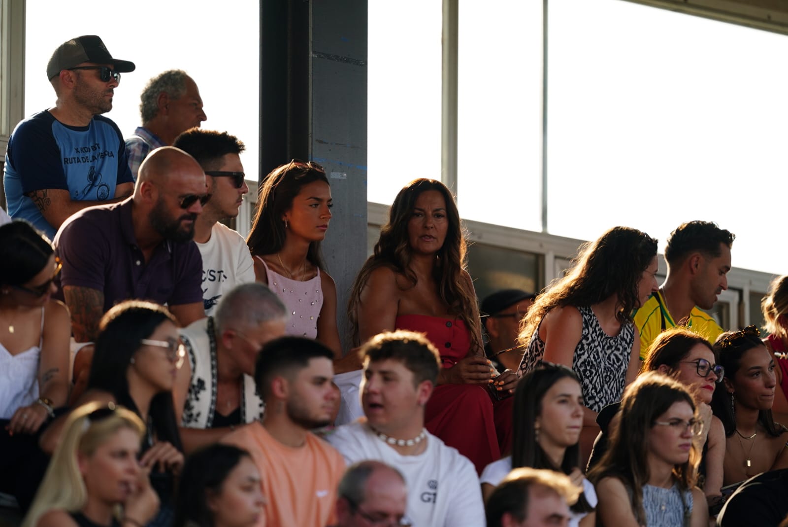 Llenazo y gran ambiente en el San Casto