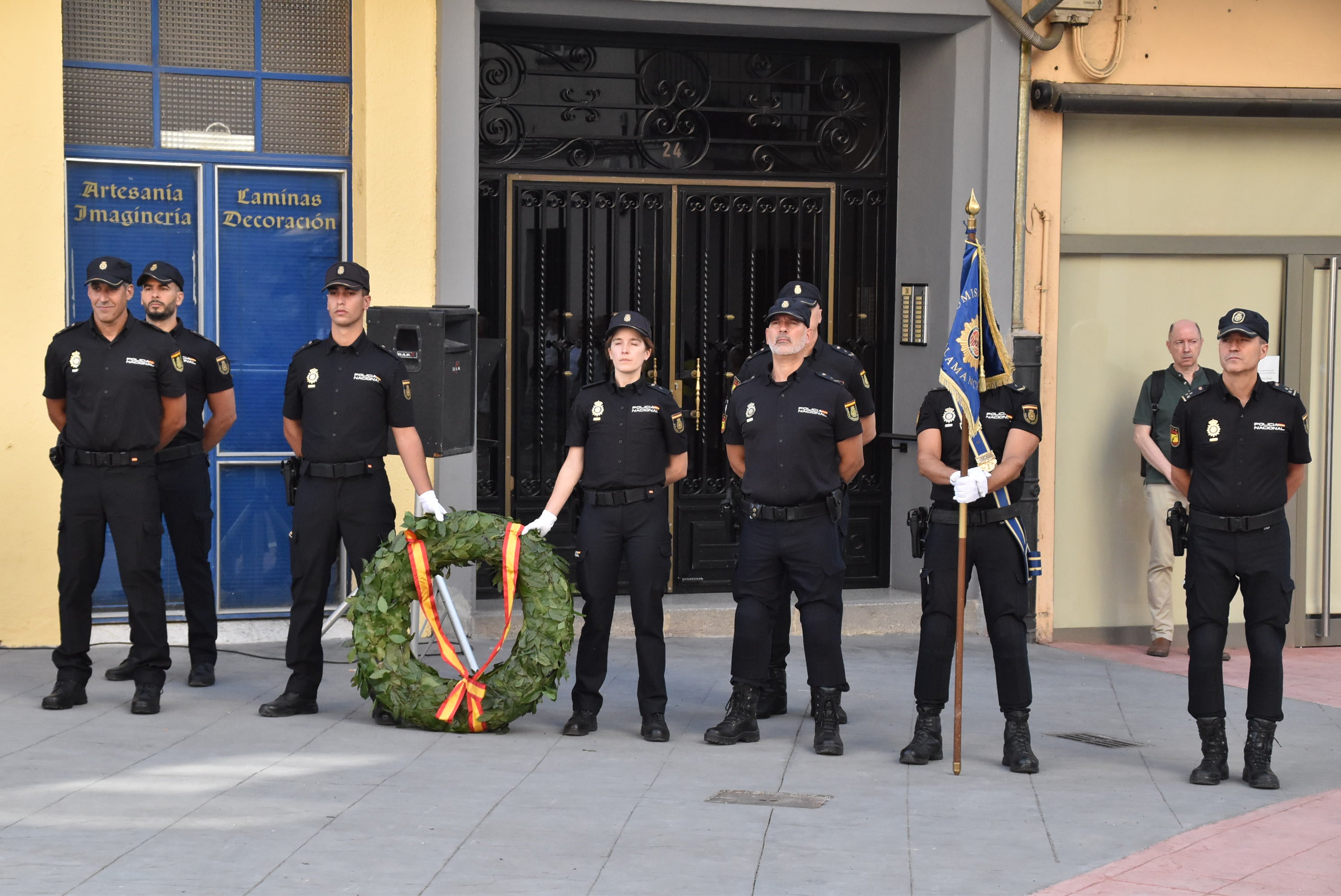 Béjar conmemora el 200 aniversario de la Policía Nacional con un homenaje