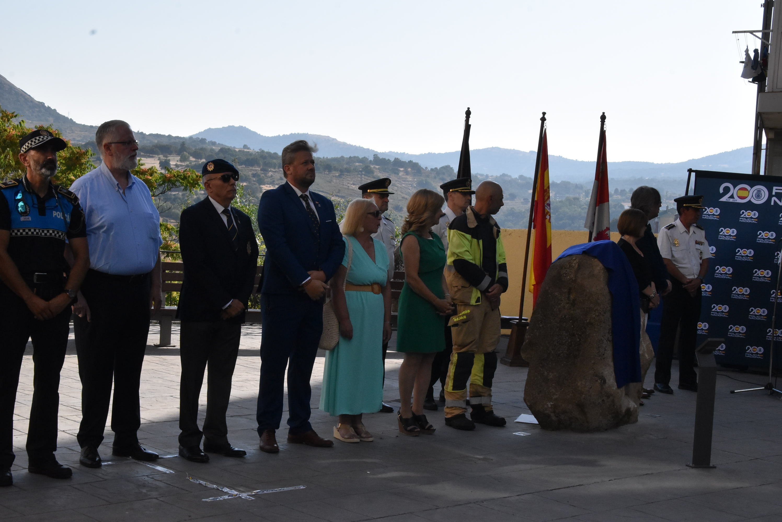 Béjar conmemora el 200 aniversario de la Policía Nacional con un homenaje