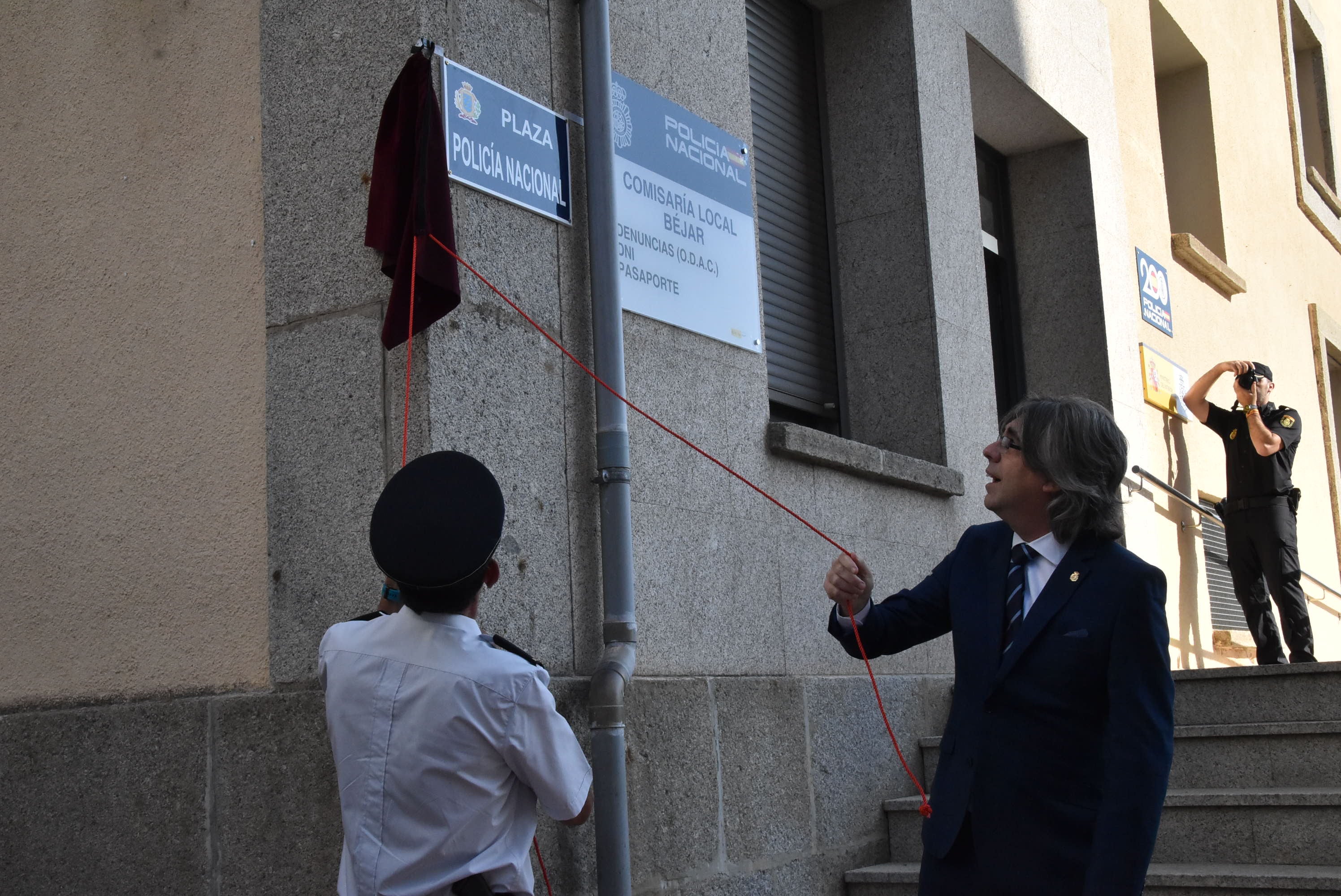 Béjar conmemora el 200 aniversario de la Policía Nacional con un homenaje