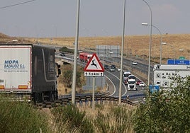 Algunos vehículos, próximos a la glorieta de Buenos Aires.
