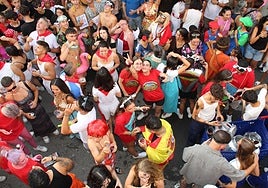 Los disfraces protagonizaron un año más el recorrido por las calles del pueblo.