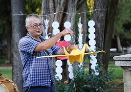 Kenneth Thompson: «Creamos este acto de paz para acabar con la guerra»