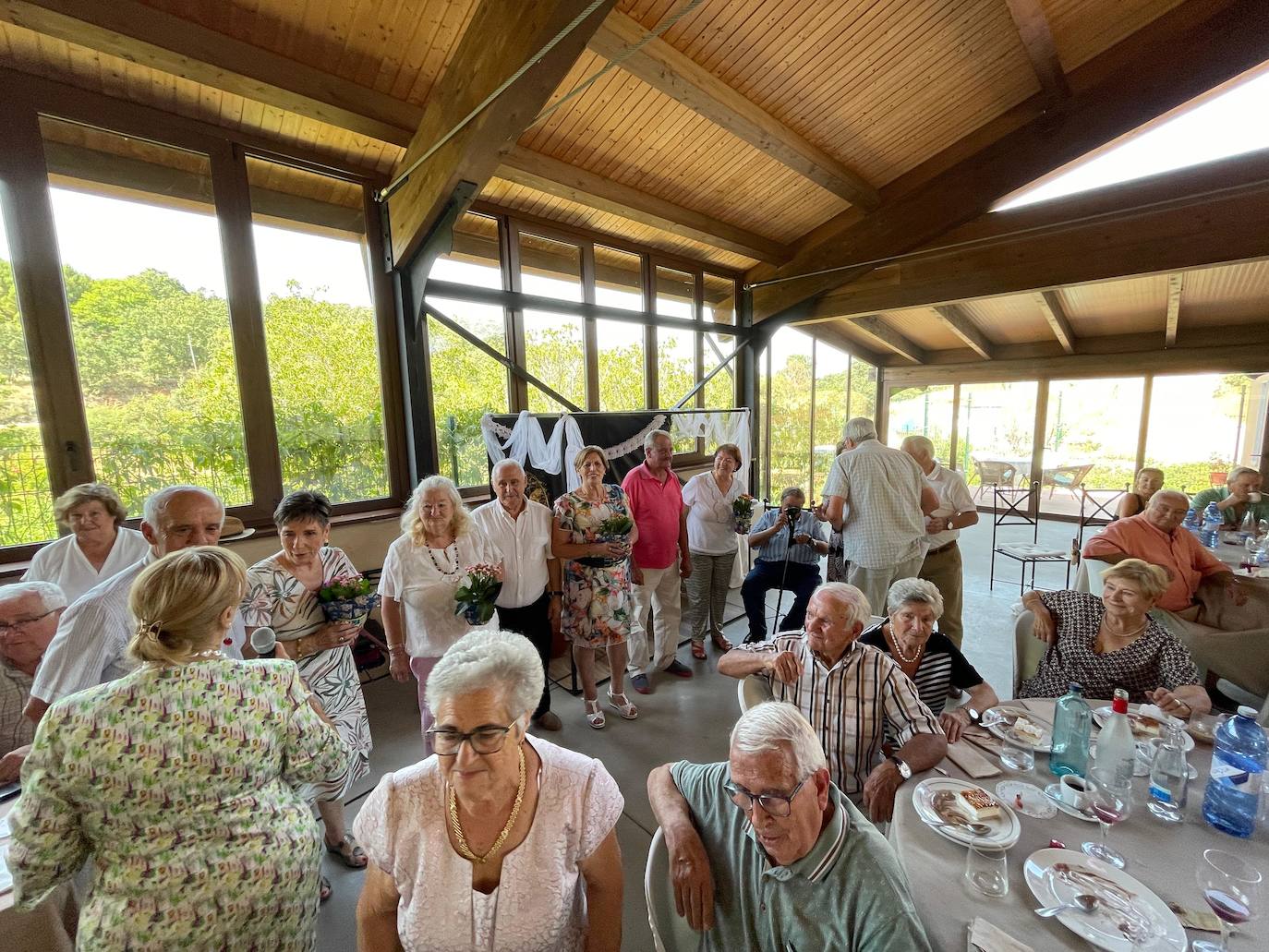 Animado día festivo para los mayores de Linares de Riofrío