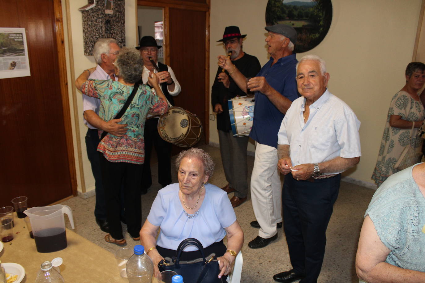 Animado día festivo para los mayores de Linares de Riofrío