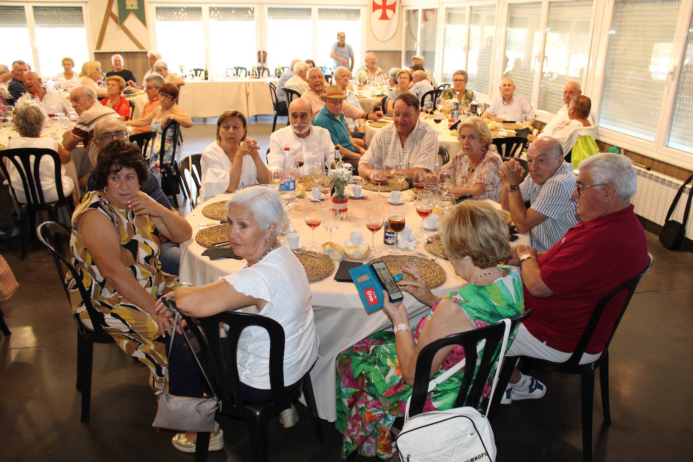 Los mayores de Puente del Congosto disfrutan de un animado día de fiesta