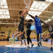Acción de un duelo de la pasada temporada con el Avenida Xoborg y el Atlético Carbajosa como protagonistas.