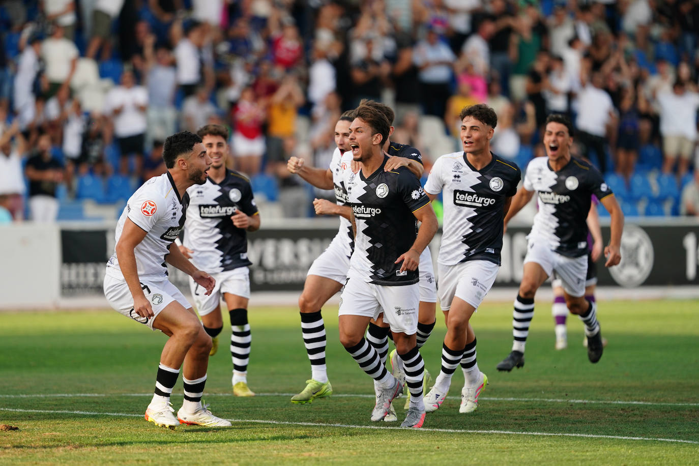 La victoria se queda en el Reina: el derbi de Copa Federación, en imágenes