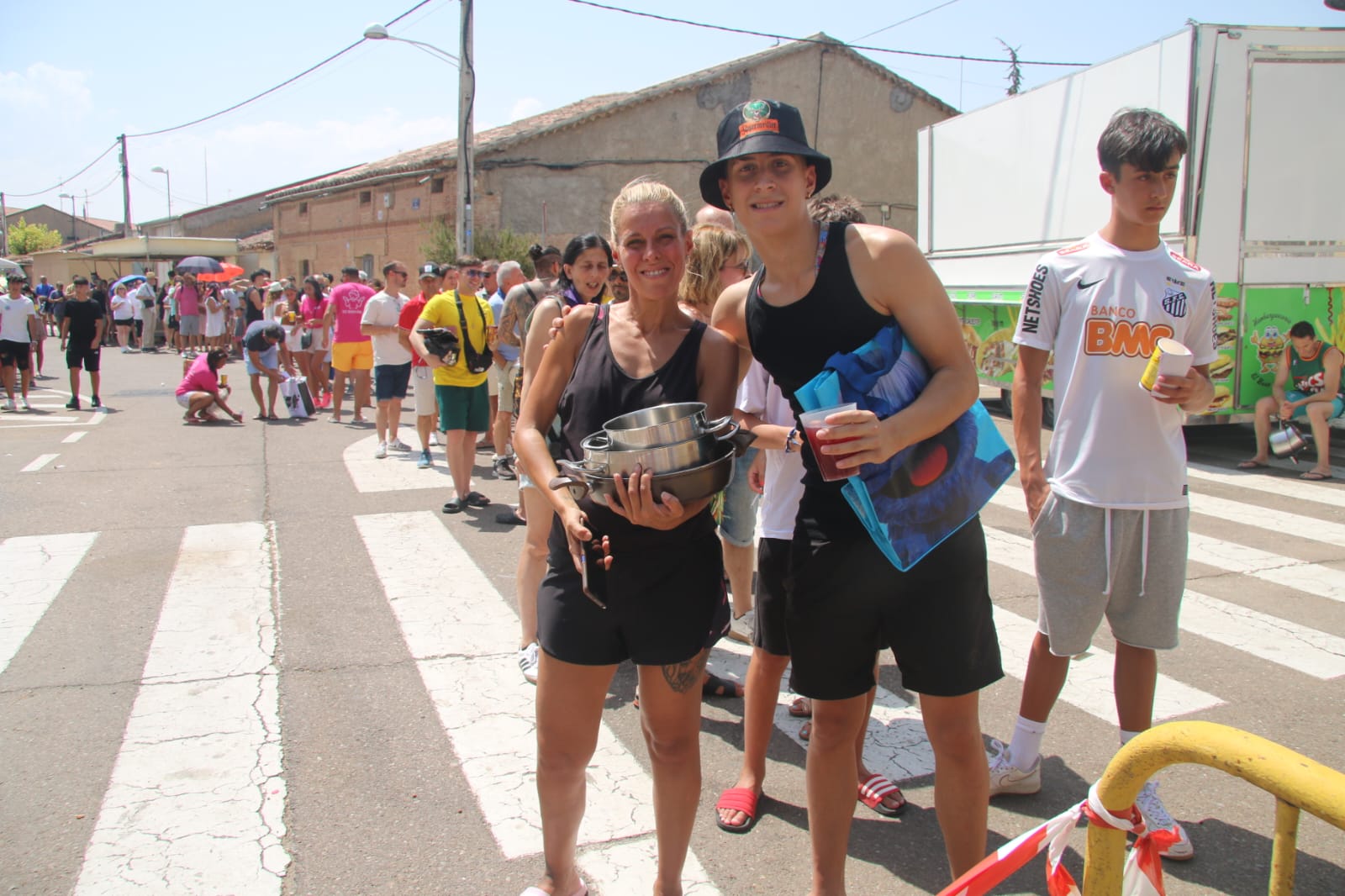 Castellanos de Moriscos, unido en torno a la paella