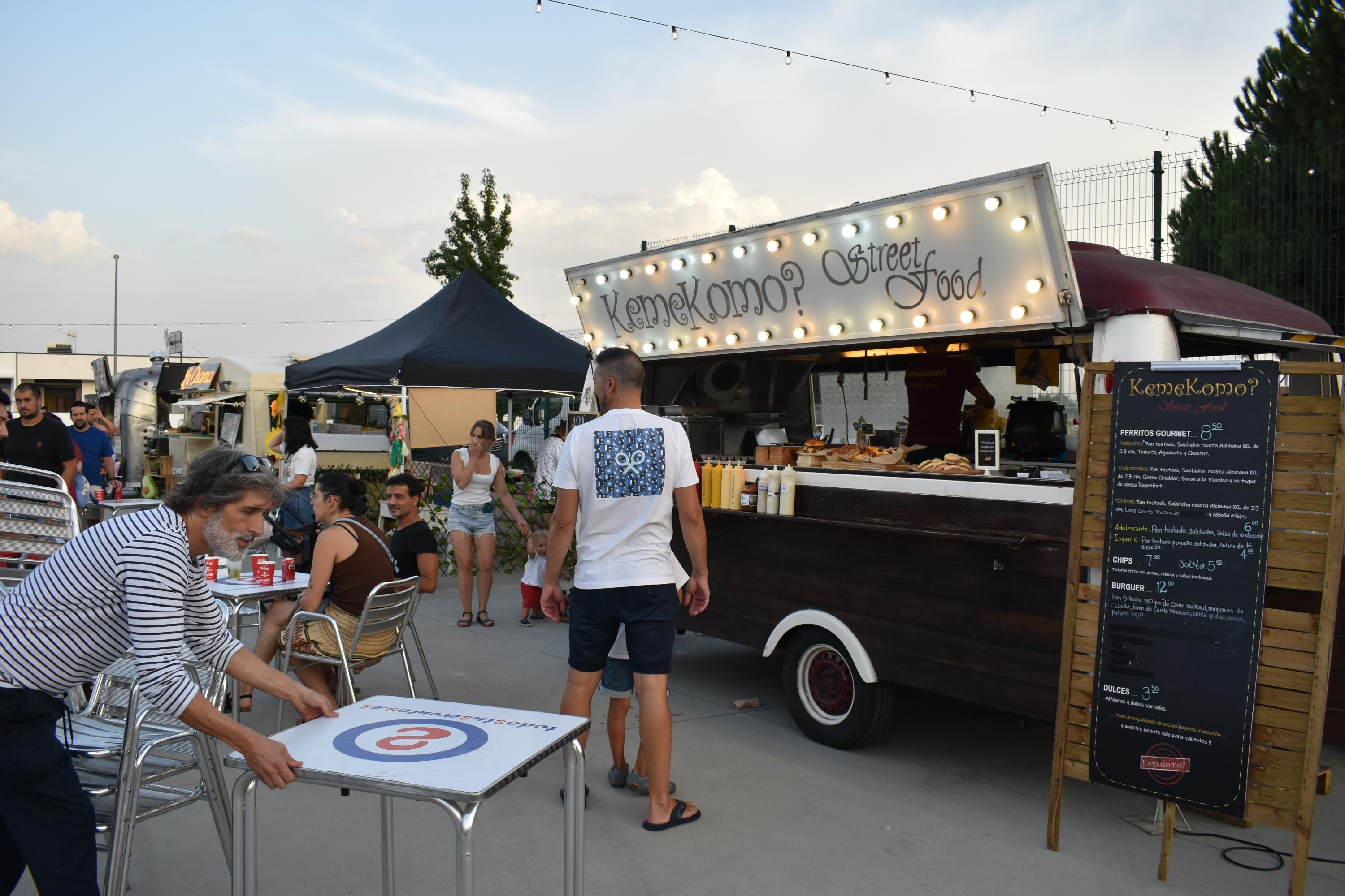 Aldeatejada disfruta de la I Feria de Food Trucks