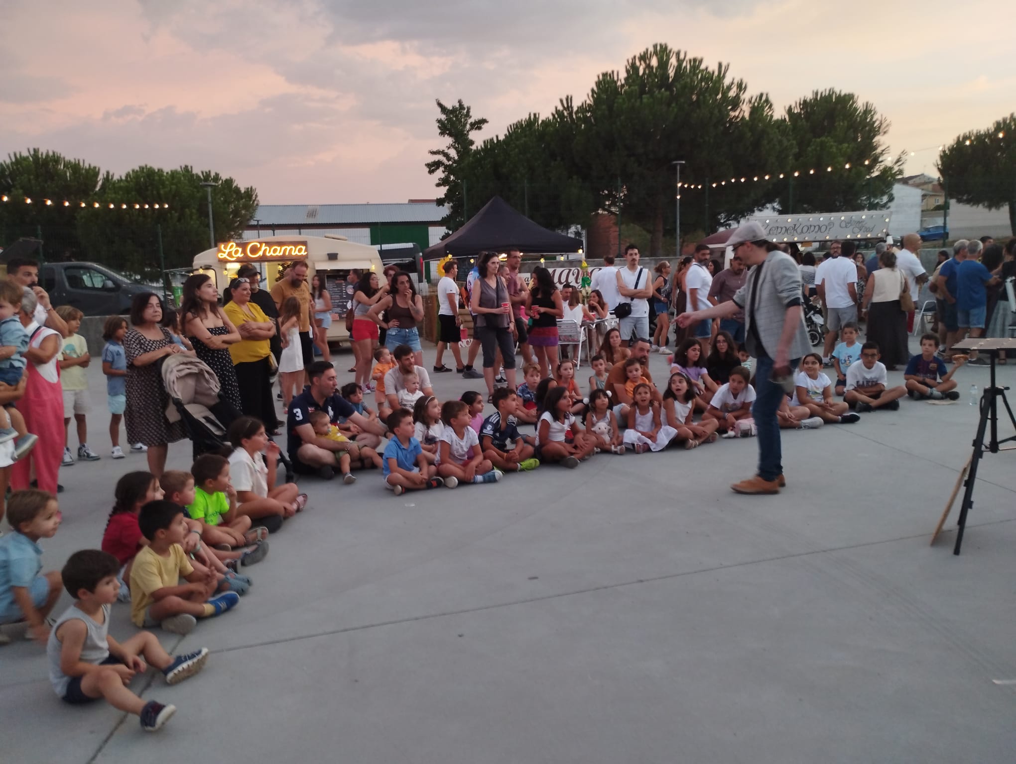 Aldeatejada disfruta de la I Feria de Food Trucks