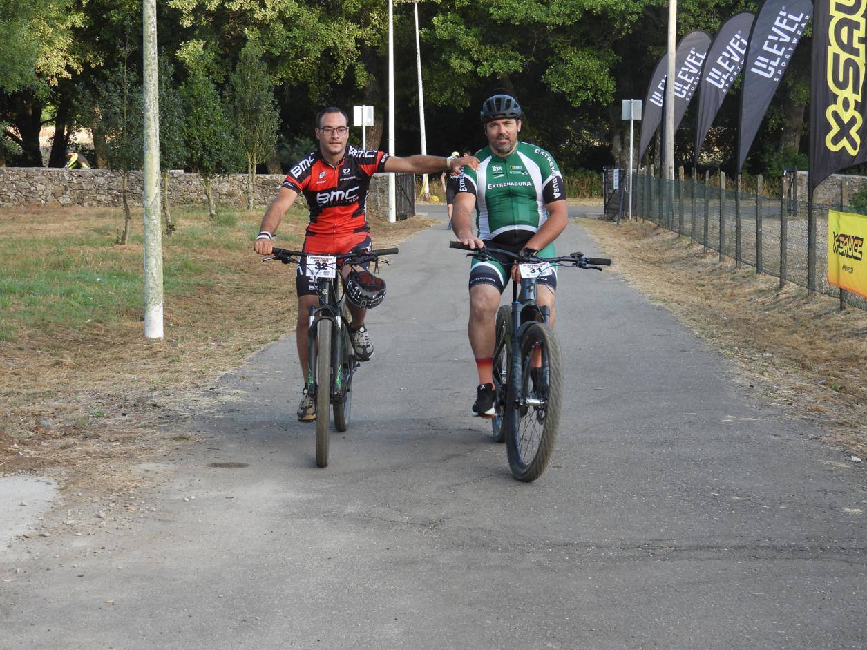 Gabriel Mateos y Ainhoa Sánchez se llevan la Navasfrías Bike Xtrem