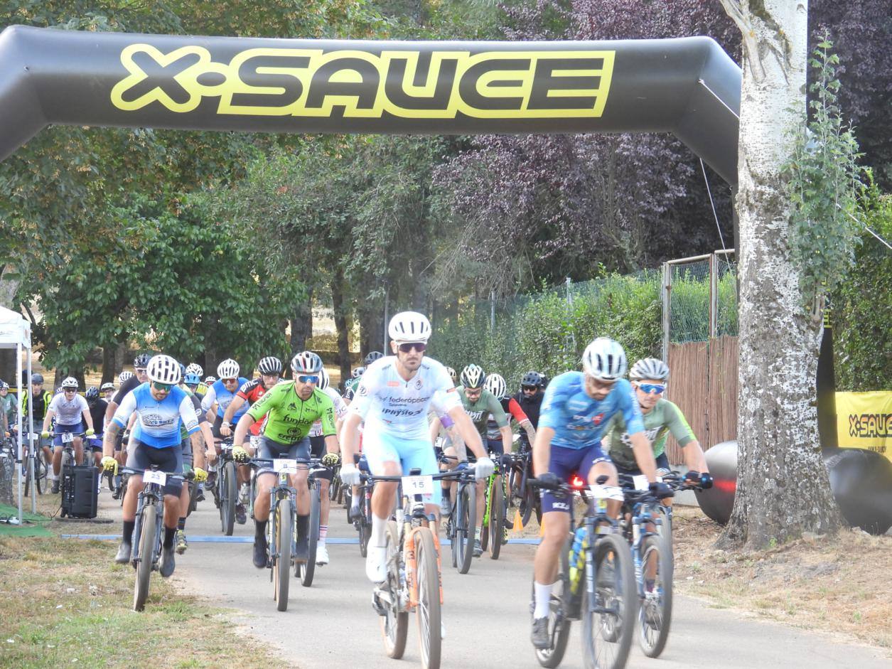 Gabriel Mateos y Ainhoa Sánchez se llevan la Navasfrías Bike Xtrem