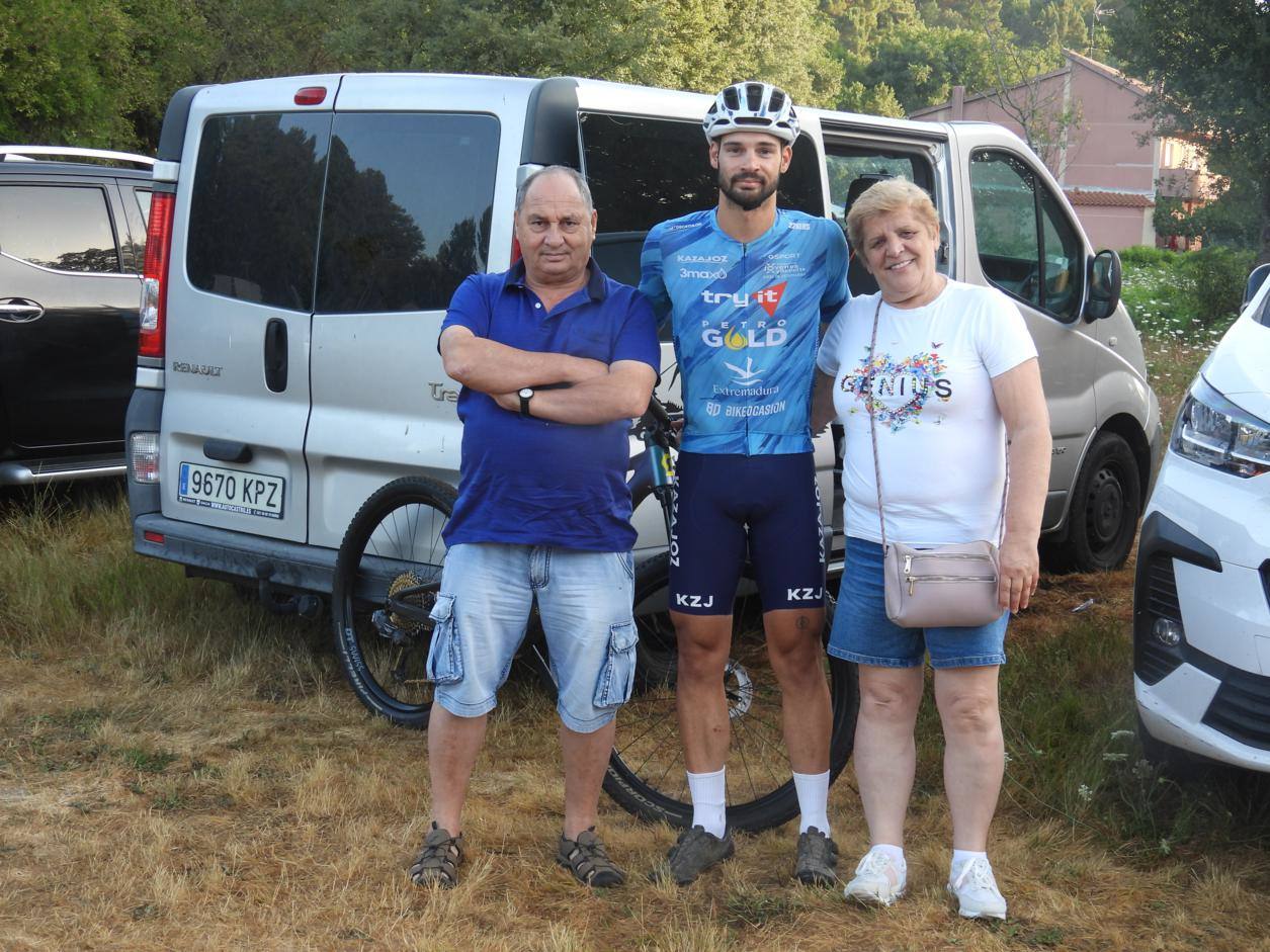 Gabriel Mateos y Ainhoa Sánchez se llevan la Navasfrías Bike Xtrem