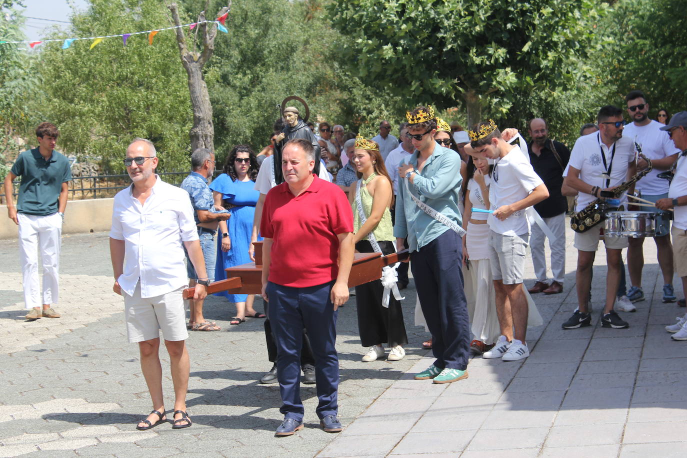 San Benito marca el cénit de las fiestas en Saelices el Chico