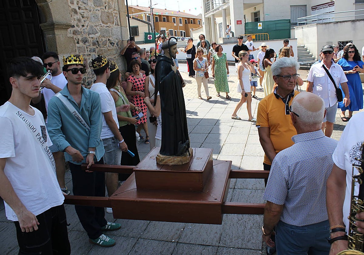 San Benito marca el cénit de las fiestas en Saelices el Chico