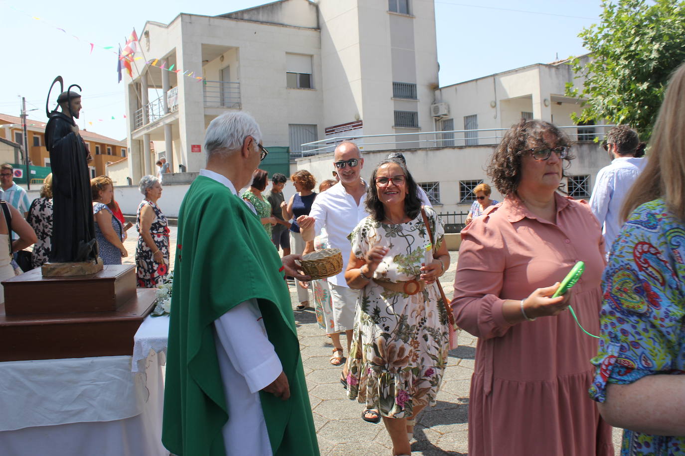 San Benito marca el cénit de las fiestas en Saelices el Chico