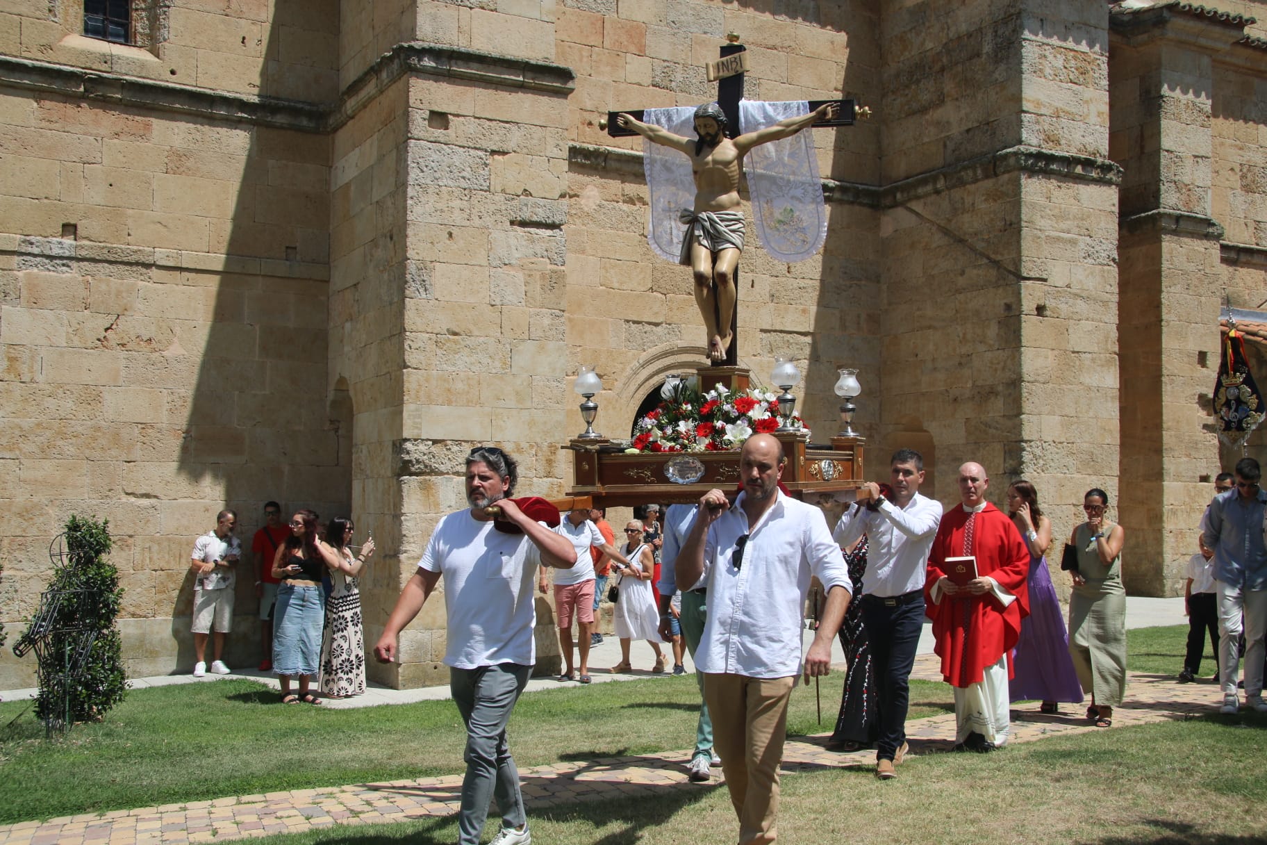 Castellanos de Moriscos arropa a su patrón