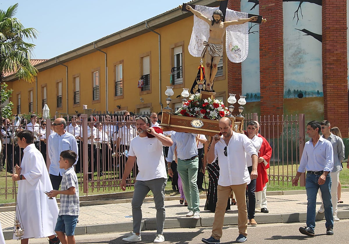 Castellanos de Moriscos arropa a su patrón