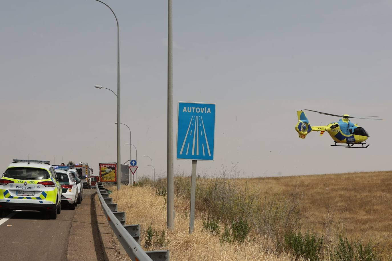 Así han quedado los camiones implicados en el accidente en la A-62