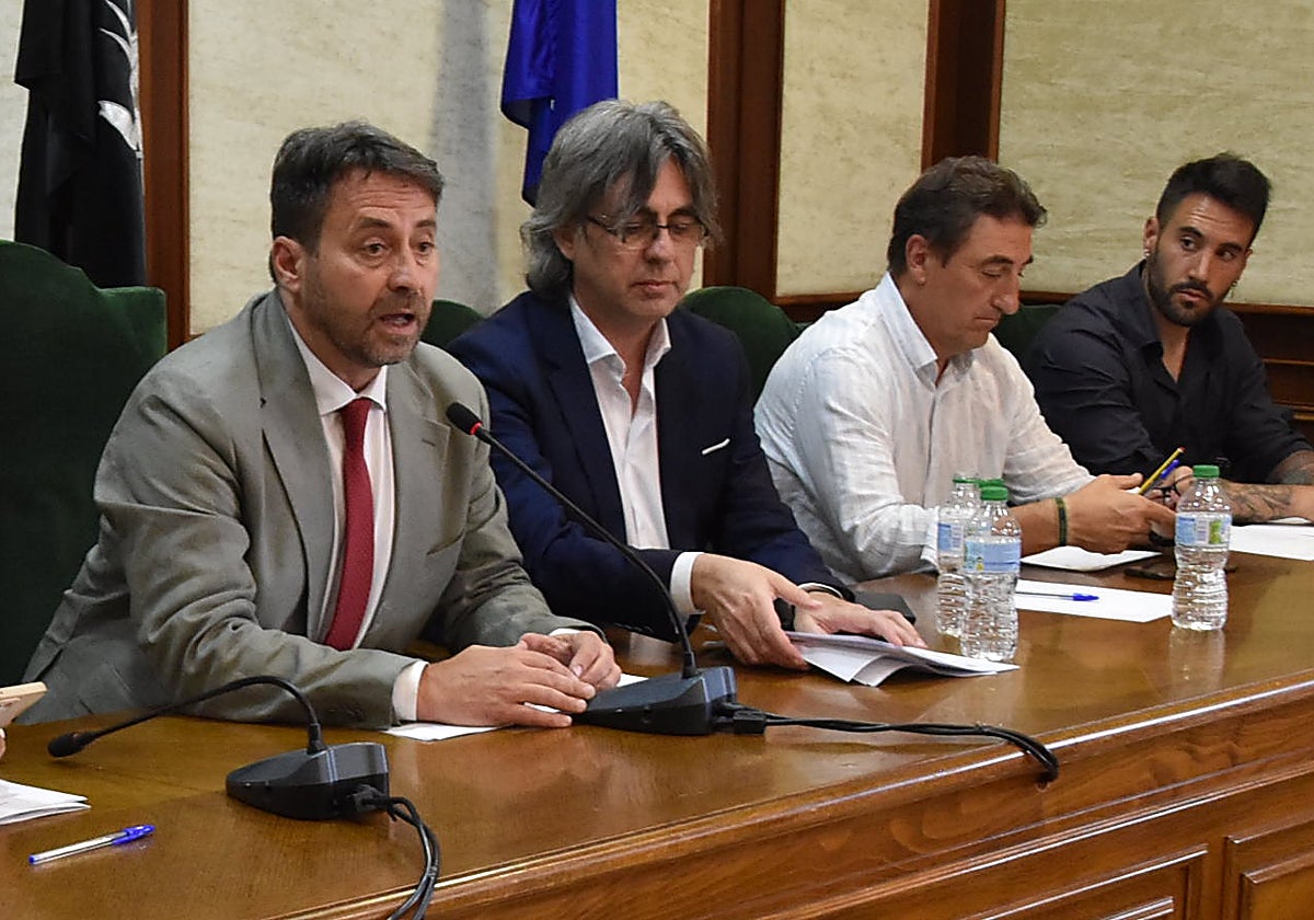 Antonio Cámara y Luis Francisco Martín, en el pleno de la moción de censura que tuvo lugar el pasado 5 de agosto en Béjar.