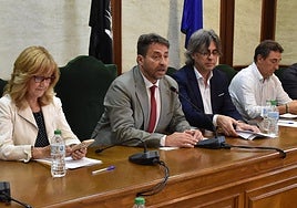Antonio Cámara y Luis Francisco Martín, en el pleno de la moción de censura que tuvo lugar el pasado 5 de agosto en Béjar.