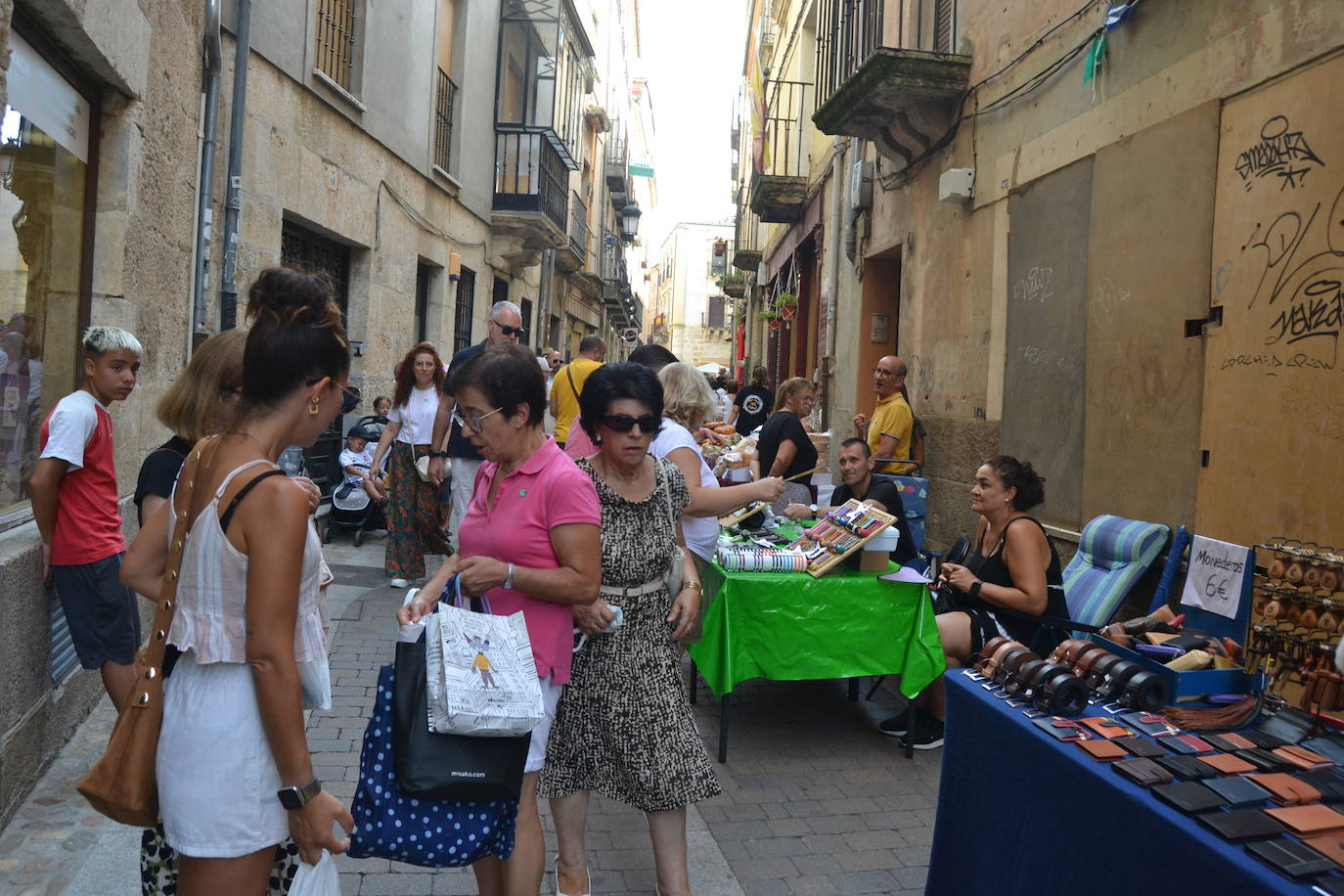 El comercio local abarrota las calles de Miróbriga