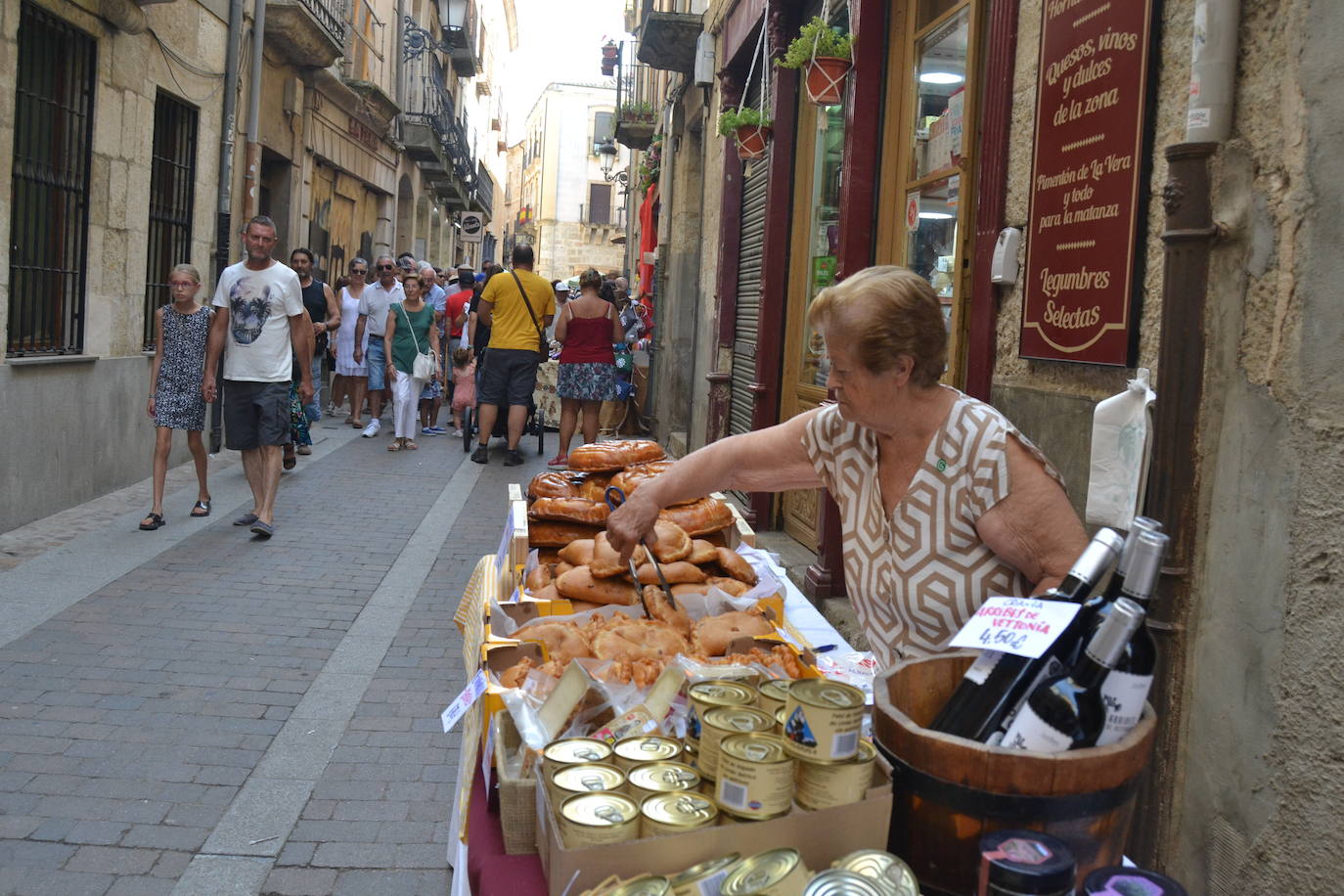 El comercio local abarrota las calles de Miróbriga