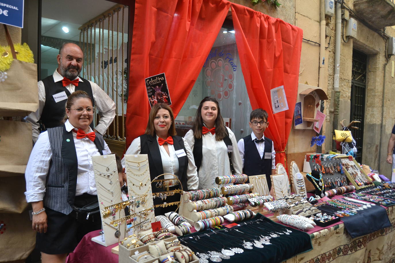 El comercio local abarrota las calles de Miróbriga