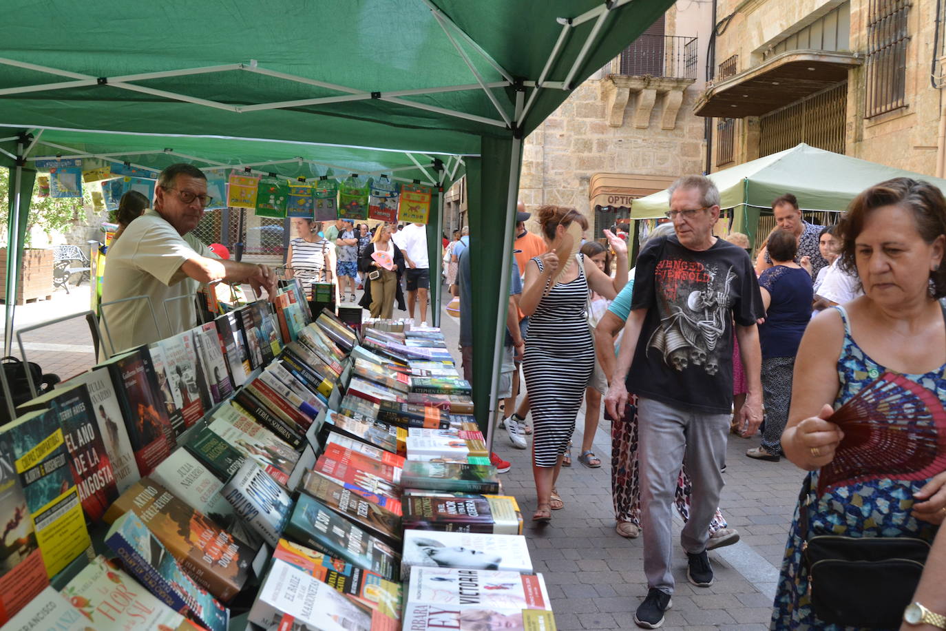 El comercio local abarrota las calles de Miróbriga