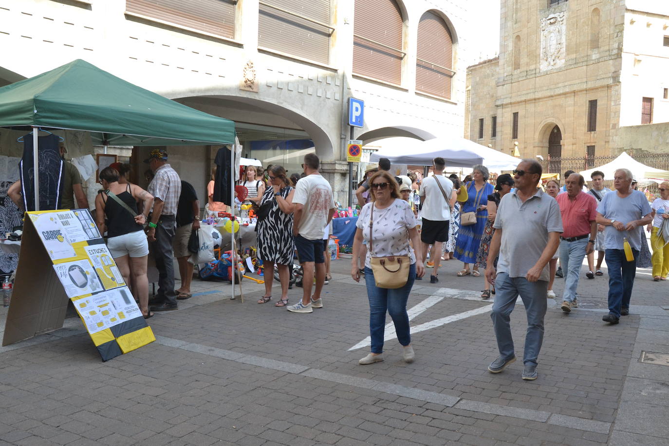 El comercio local abarrota las calles de Miróbriga