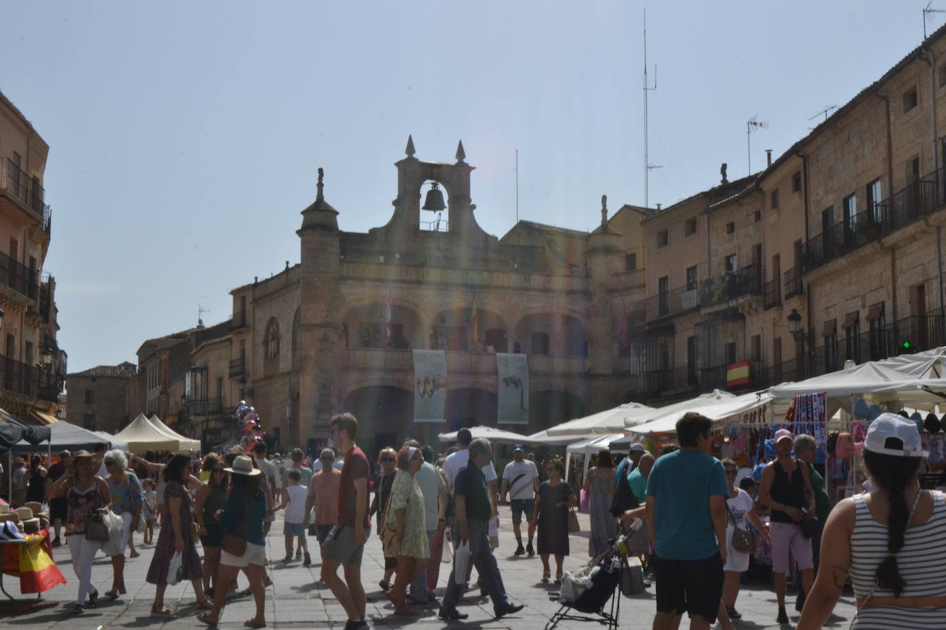 El comercio local abarrota las calles de Miróbriga